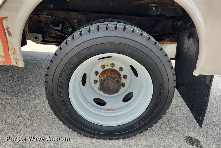 image for item LX9562 2005 Ford F450 Super Duty XL  utility / service truck