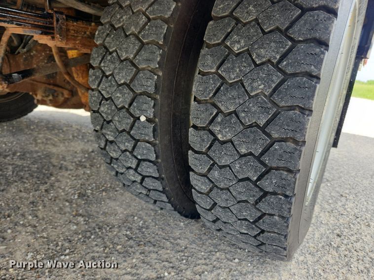 image for item LX9562 2005 Ford F450 Super Duty XL  utility / service truck