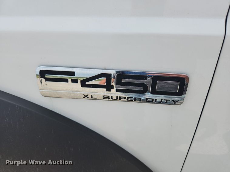 image for item LX9562 2005 Ford F450 Super Duty XL  utility / service truck