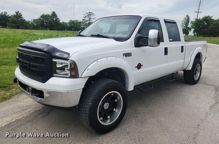 image for item LX9563 2006 Ford F250 Super Duty  Crew Cab pickup truck