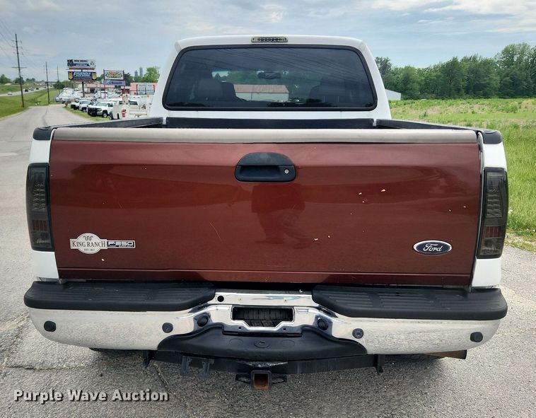 image for item LX9563 2006 Ford F250 Super Duty  Crew Cab pickup truck