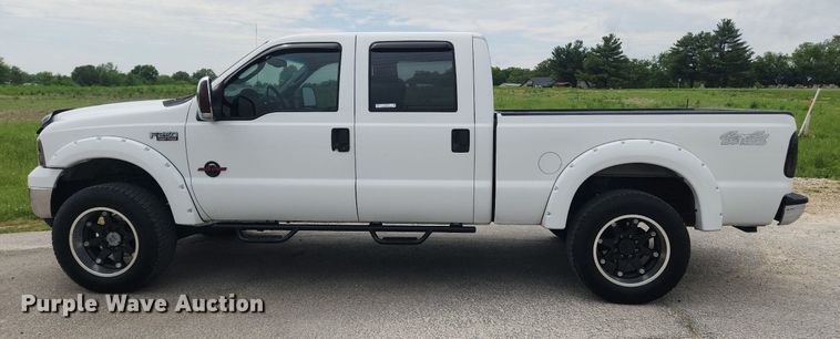 image for item LX9563 2006 Ford F250 Super Duty  Crew Cab pickup truck