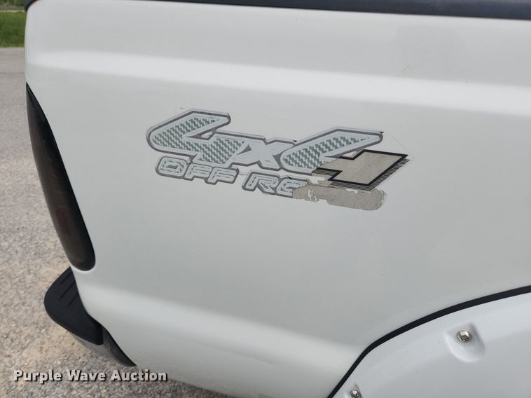 image for item LX9563 2006 Ford F250 Super Duty  Crew Cab pickup truck