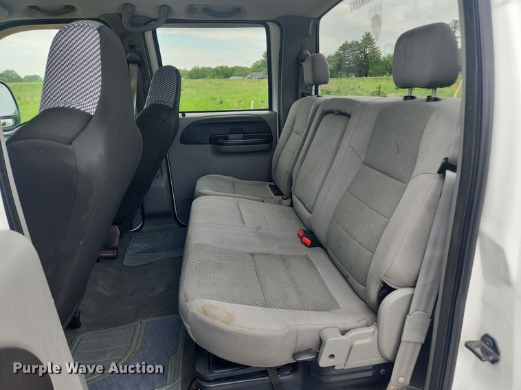 image for item LX9563 2006 Ford F250 Super Duty  Crew Cab pickup truck