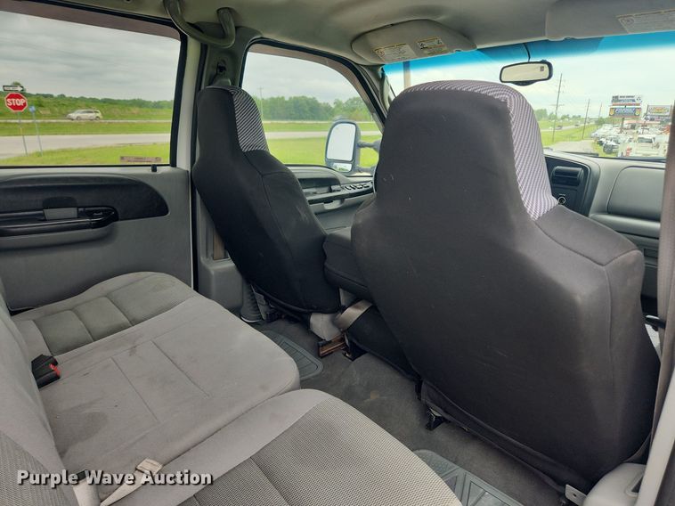 image for item LX9563 2006 Ford F250 Super Duty  Crew Cab pickup truck