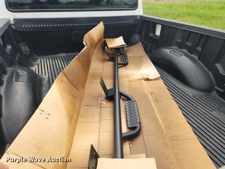 image for item LX9563 2006 Ford F250 Super Duty  Crew Cab pickup truck