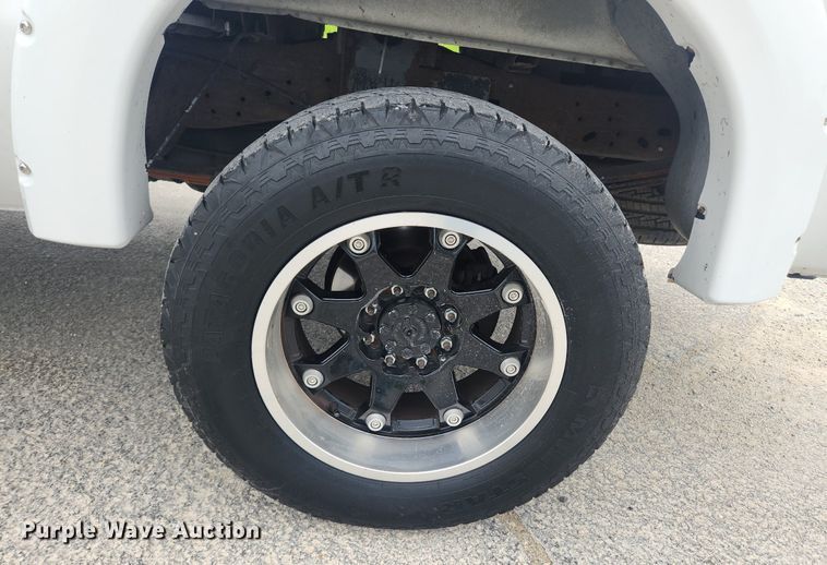 image for item LX9563 2006 Ford F250 Super Duty  Crew Cab pickup truck