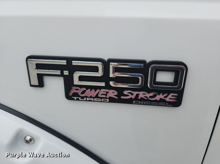 image for item LX9563 2006 Ford F250 Super Duty  Crew Cab pickup truck