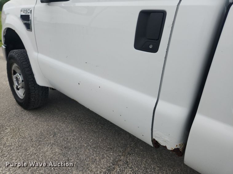 image for item LX9564 2008 Ford F250 Super Duty XL  pickup truck
