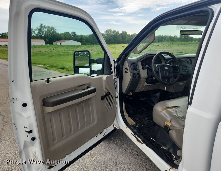 image for item LX9564 2008 Ford F250 Super Duty XL  pickup truck