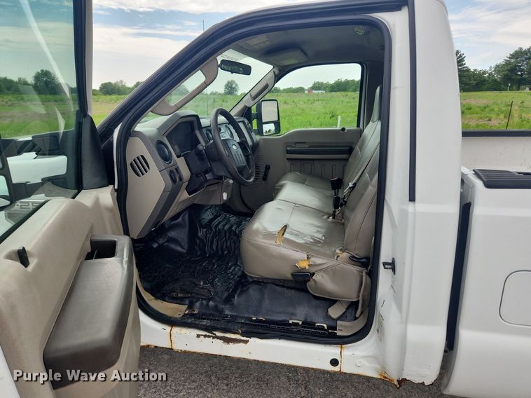 image for item LX9564 2008 Ford F250 Super Duty XL  pickup truck
