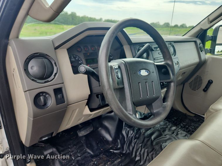 image for item LX9564 2008 Ford F250 Super Duty XL  pickup truck