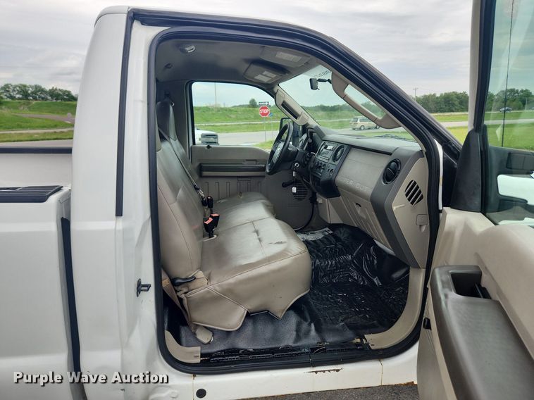 image for item LX9564 2008 Ford F250 Super Duty XL  pickup truck