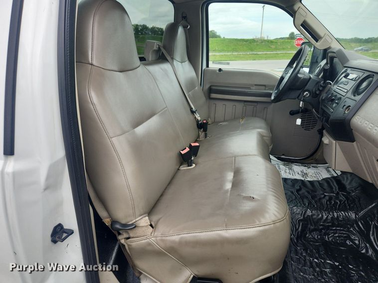 image for item LX9564 2008 Ford F250 Super Duty XL  pickup truck