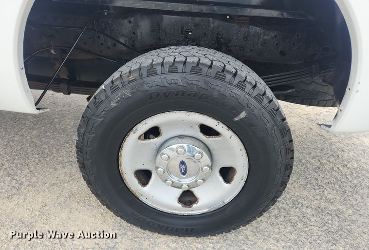 image for item LX9564 2008 Ford F250 Super Duty XL  pickup truck