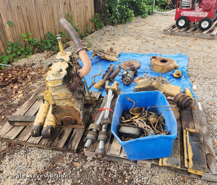 image for item LX9571 Track loader parts