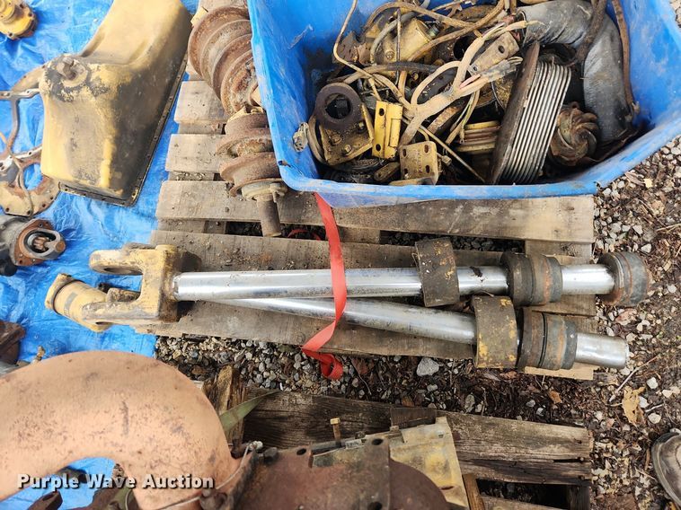 image for item LX9571 Track loader parts