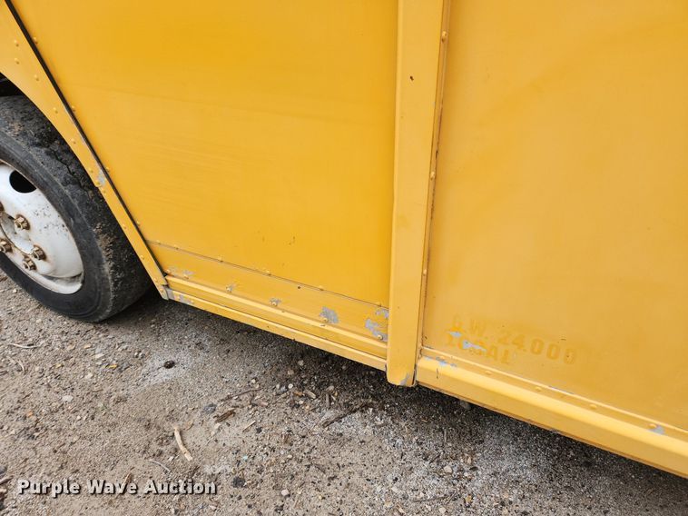 image for item LX9575 1998 Freightliner MT45  delivery truck