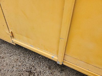 image for item LX9575 1998 Freightliner MT45  delivery truck