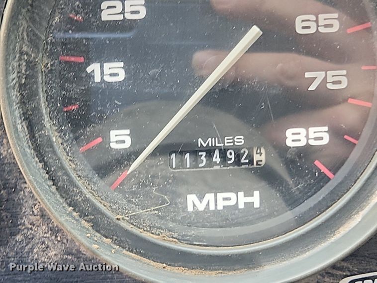 image for item LX9575 1998 Freightliner MT45  delivery truck