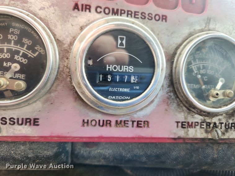 image for item LX9575 1998 Freightliner MT45  delivery truck