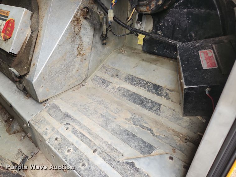 image for item LX9575 1998 Freightliner MT45  delivery truck