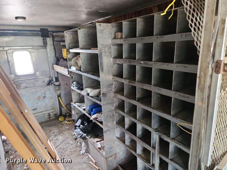 image for item LX9575 1998 Freightliner MT45  delivery truck