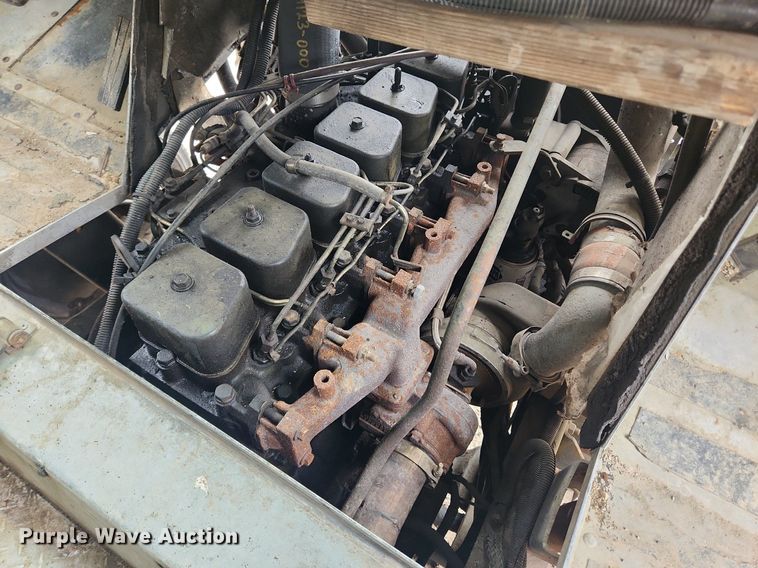 image for item LX9575 1998 Freightliner MT45  delivery truck