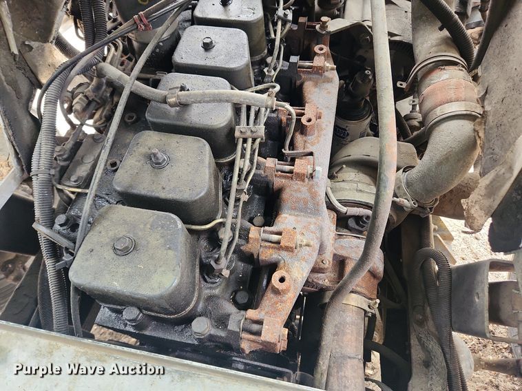 image for item LX9575 1998 Freightliner MT45  delivery truck