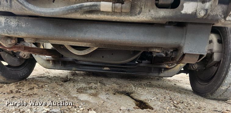 image for item LX9575 1998 Freightliner MT45  delivery truck