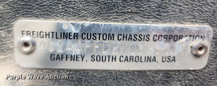 image for item LX9575 1998 Freightliner MT45  delivery truck