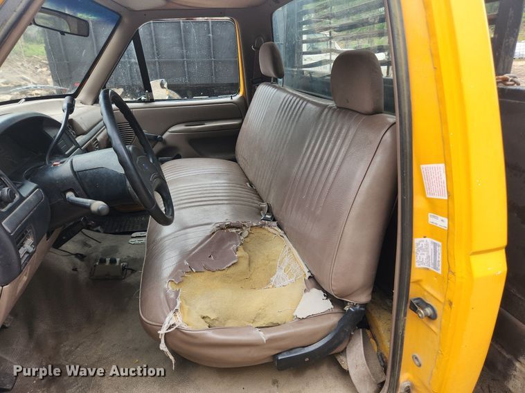 image for item LX9576 1993 Ford F250 XL  dump flatbed pickup truck