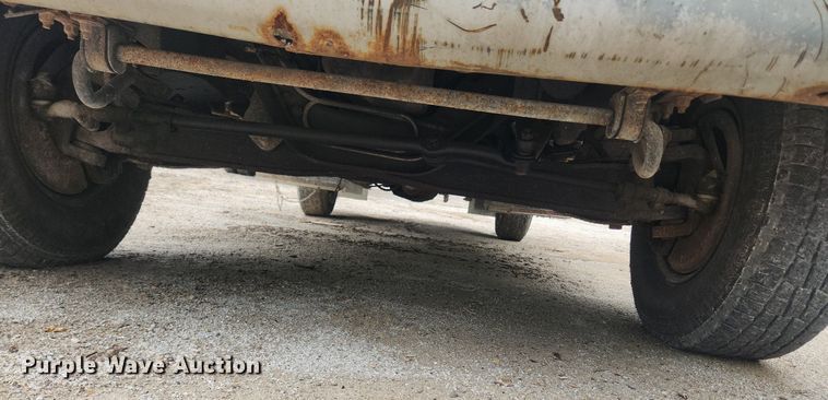 image for item LX9576 1993 Ford F250 XL  dump flatbed pickup truck