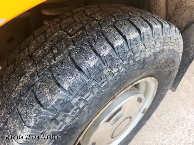 image for item LX9576 1993 Ford F250 XL  dump flatbed pickup truck