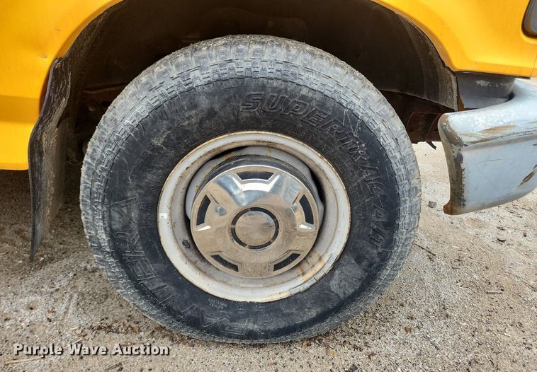 image for item LX9576 1993 Ford F250 XL  dump flatbed pickup truck