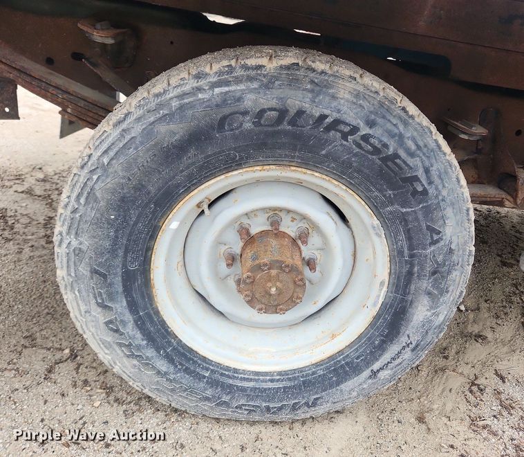 image for item LX9576 1993 Ford F250 XL  dump flatbed pickup truck