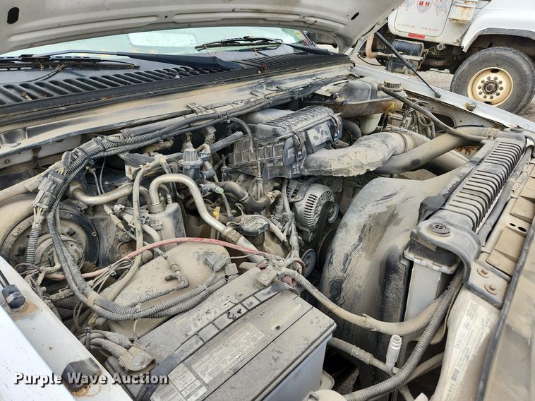 image for item LX9586 2005 Ford F250 Super Duty XL  flatbed pickup truck