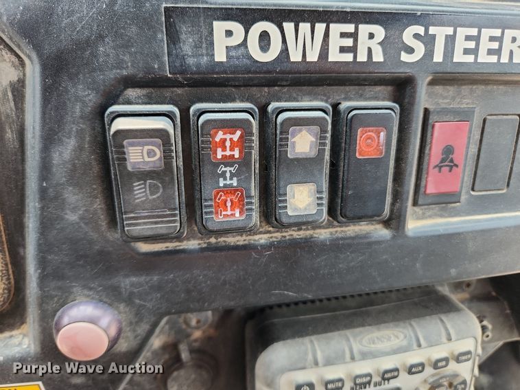 image for item LX9601 2014 Bobcat 3400XL  utility vehicle