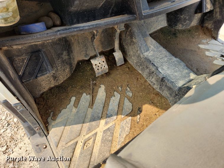 image for item LX9605 2015 Bobcat 3400XL  utility vehicle