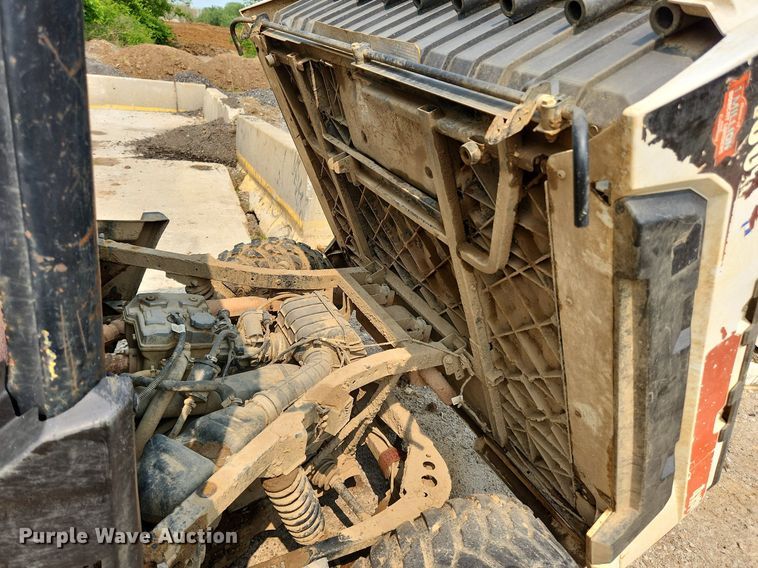 image for item LX9605 2015 Bobcat 3400XL  utility vehicle