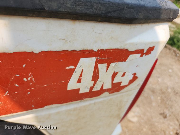 image for item LX9605 2015 Bobcat 3400XL  utility vehicle