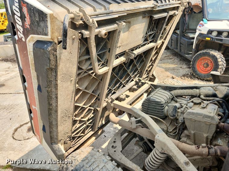 image for item LX9606 2015 Bobcat 3400XL  utility vehicle