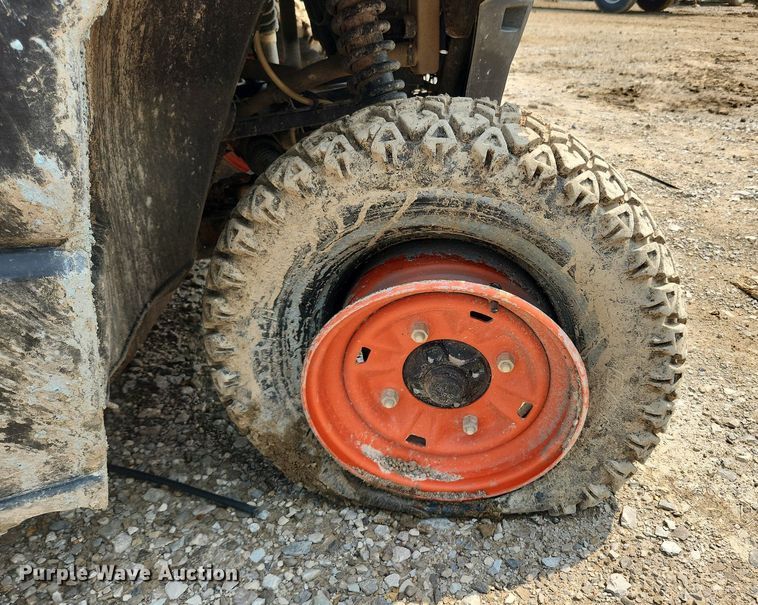 image for item LX9606 2015 Bobcat 3400XL  utility vehicle