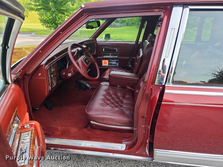 image for item LX9612 1992 Cadillac Brougham d'Elegance