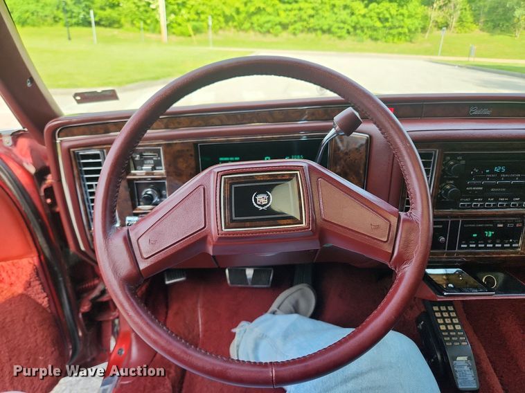 image for item LX9612 1992 Cadillac Brougham d'Elegance