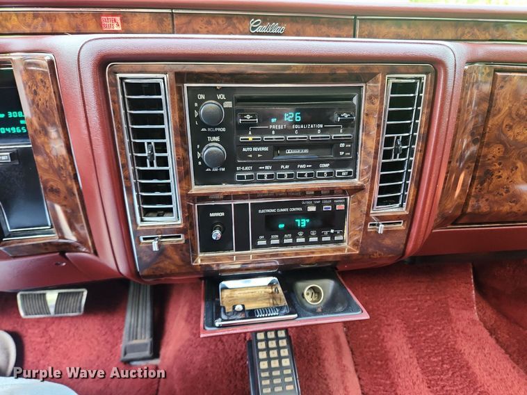 image for item LX9612 1992 Cadillac Brougham d'Elegance