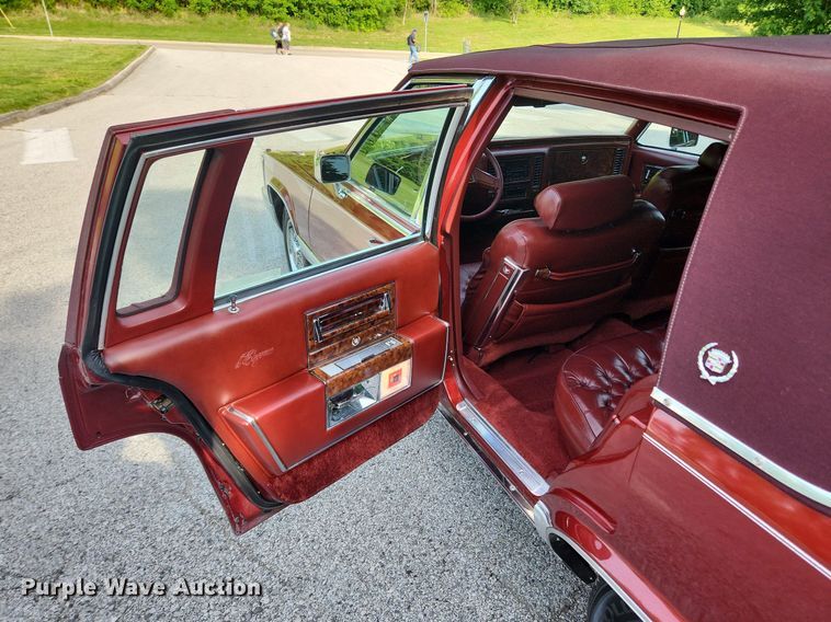 image for item LX9612 1992 Cadillac Brougham d'Elegance