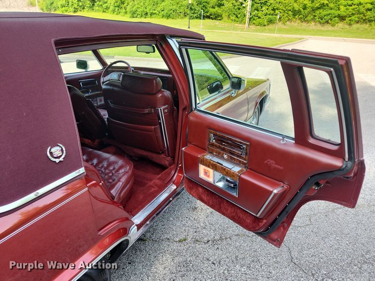 image for item LX9612 1992 Cadillac Brougham d'Elegance