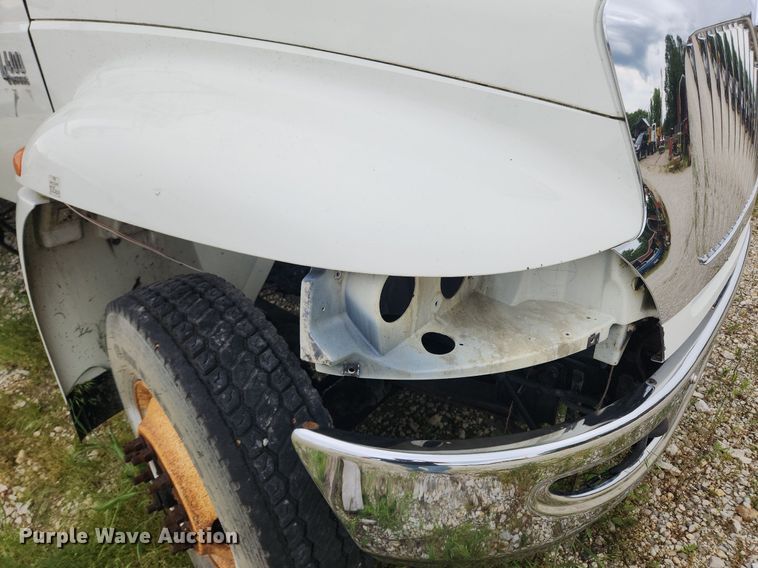 image for item LX9616 2007 International 4400  box truck