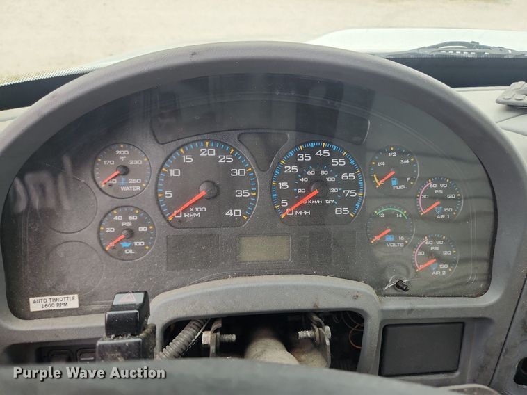 image for item LX9616 2007 International 4400  box truck